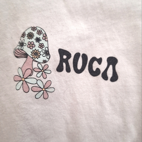 L White Tee - Picture 3 of 4